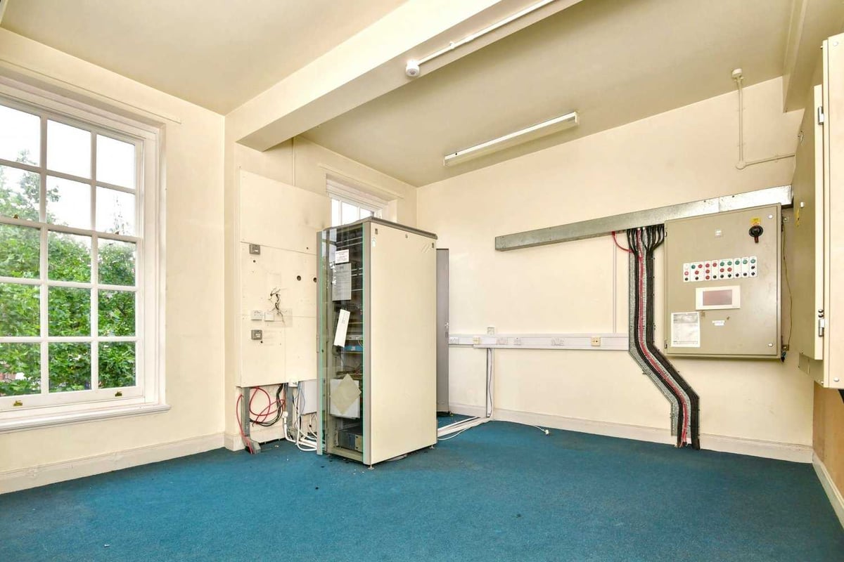 Market Place, Retford, DN22 6HB