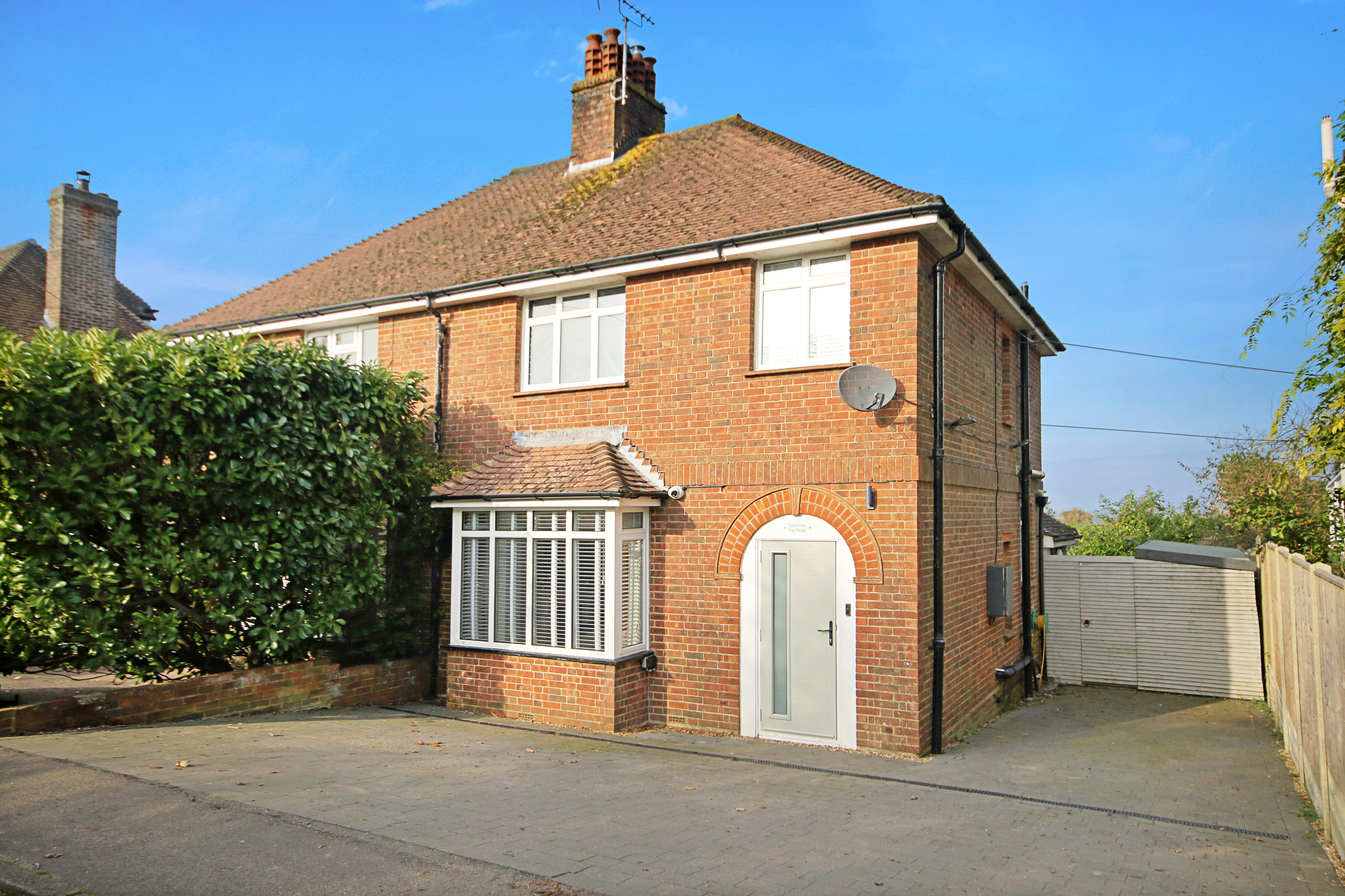 Top Road, Sharpthorne