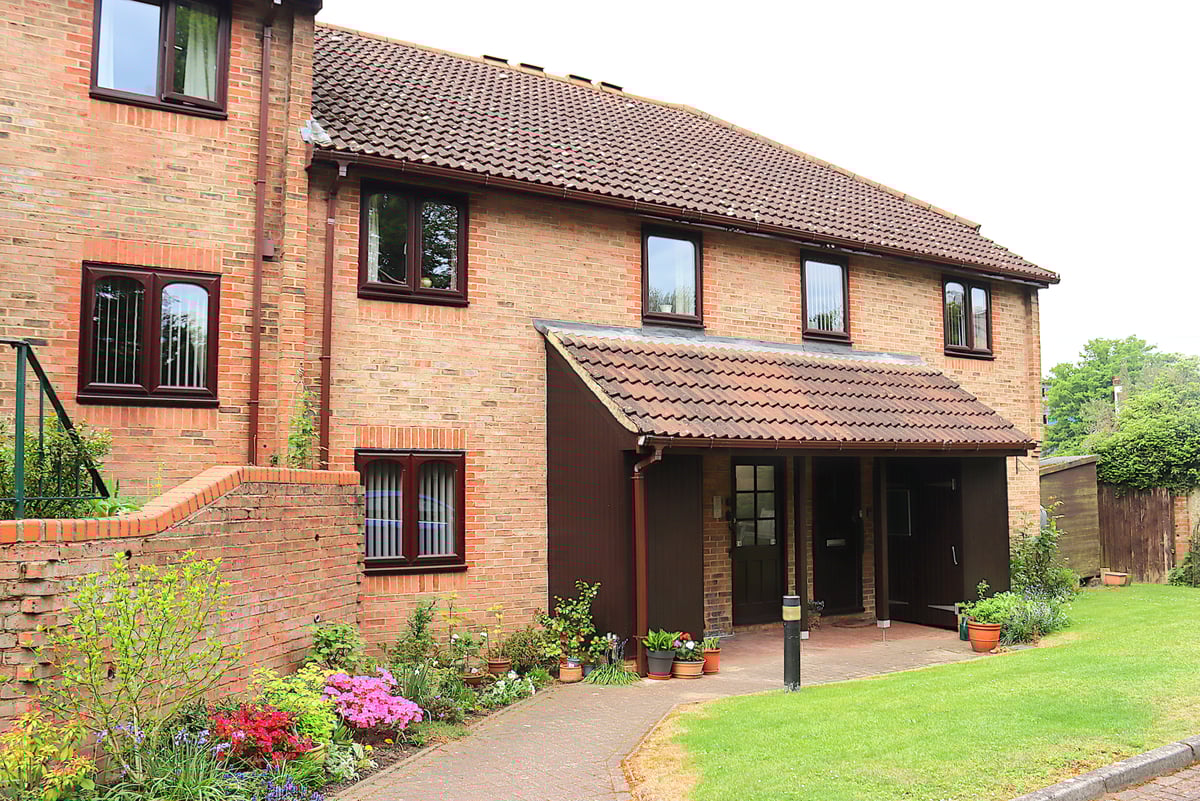 24 Cooper Court, Salisbury Road, Farnborough, GU14 7AZ