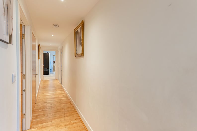 3 bedroom(s) apartment to sale in The Boulevard, London-image 15