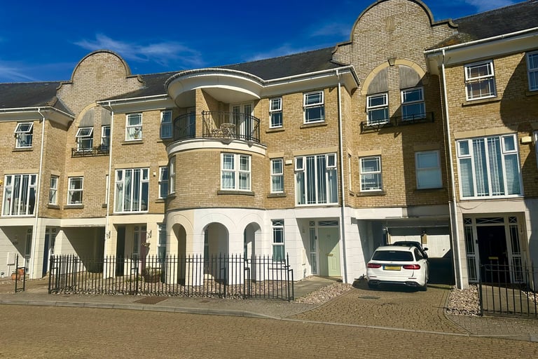 DEEPCUT, £600,000
