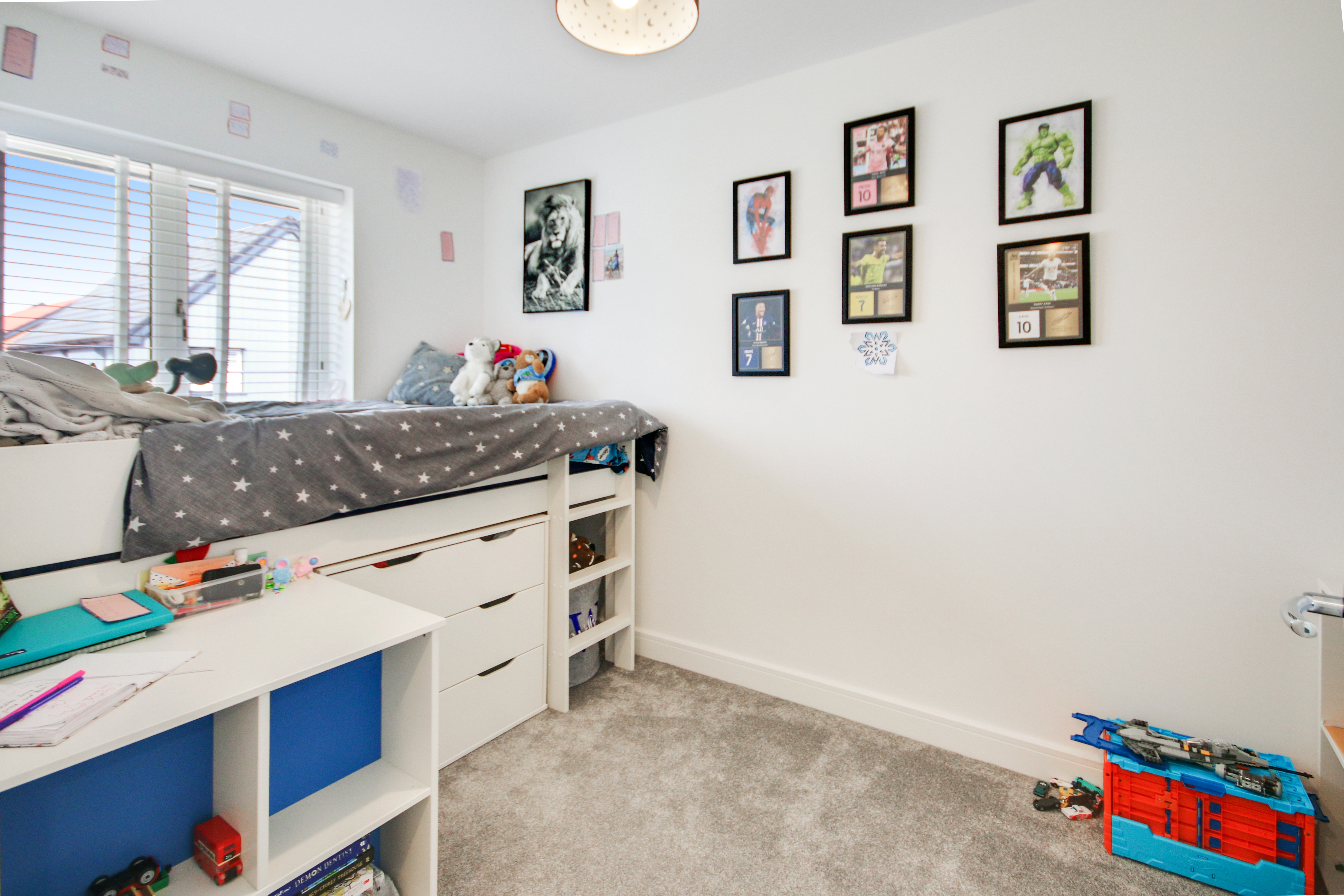 Payne Way, Copthorne, West Sussex