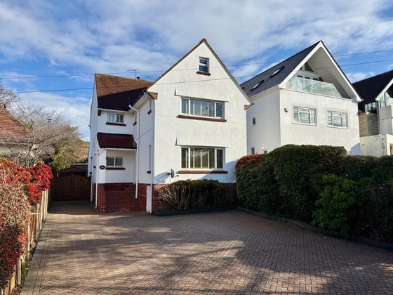 Sandbanks Road, Lilliput, BH14