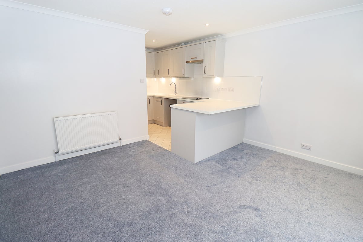 Jubilee Close, Farnborough, GU14 9TD