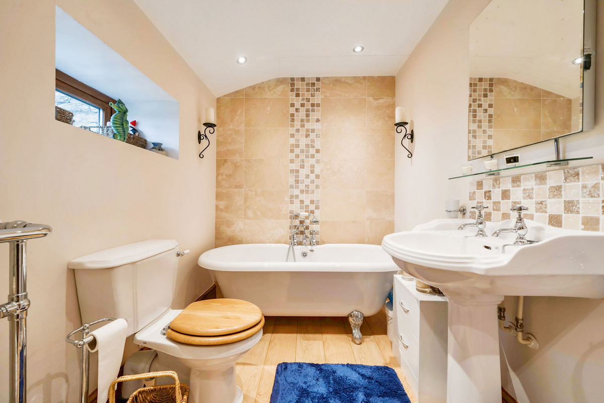 North Farm with Land, Hargreaves Fold Lane, Rossendale, BB4 9RU