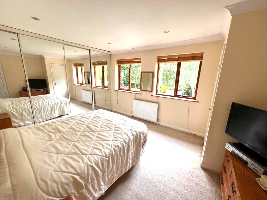 Lake View Road, Surrey