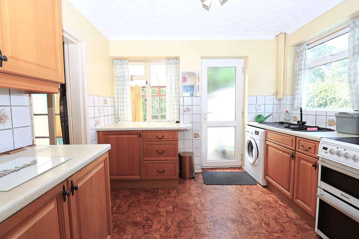 Giffard Drive, Farnborough, GU14 8PU