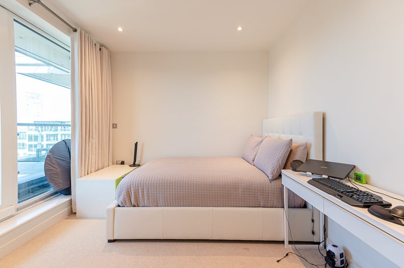 3 bedroom(s) apartment to sale in The Boulevard, London-image 8