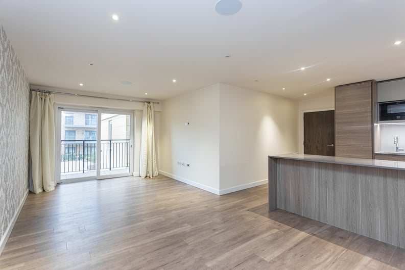 2 bedroom(s) apartment to sale in Beaufort Square, Colindale, London-image 3