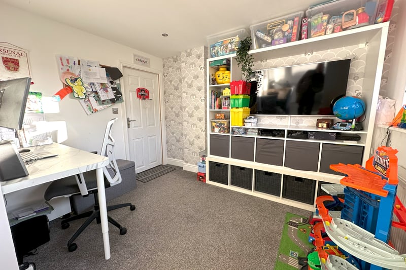 Jigsaw Estates Ltd Property For Sale CAMBERLEY, £485,000