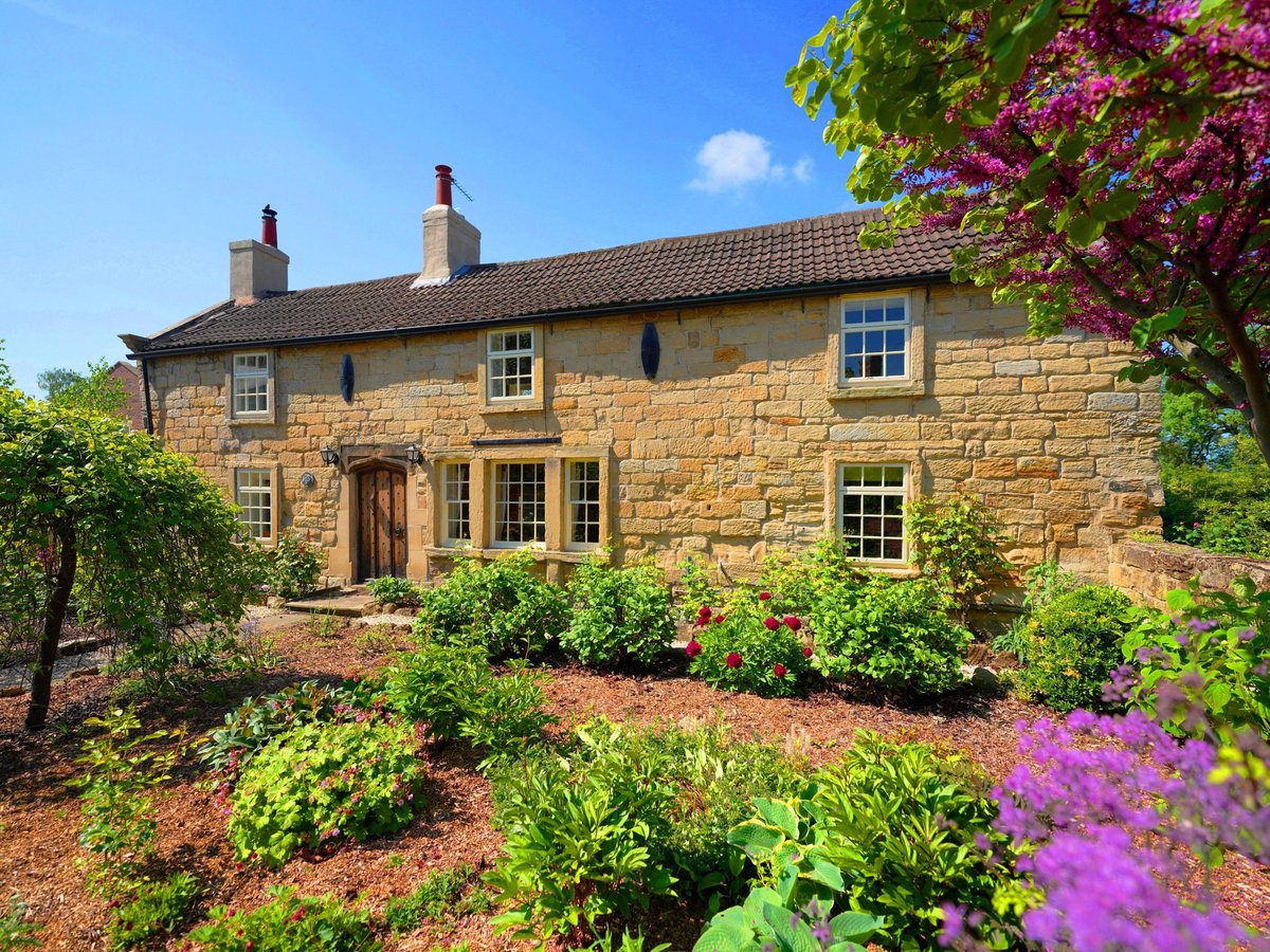 Priory Cottage, Pontefract Road, Pontefract, WF7 7EF