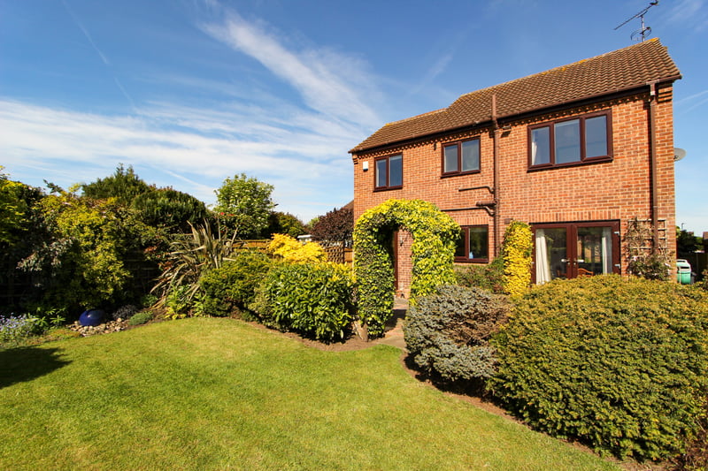 4 bedroom detached house for sale, Plumpton Gardens, Bessacarr