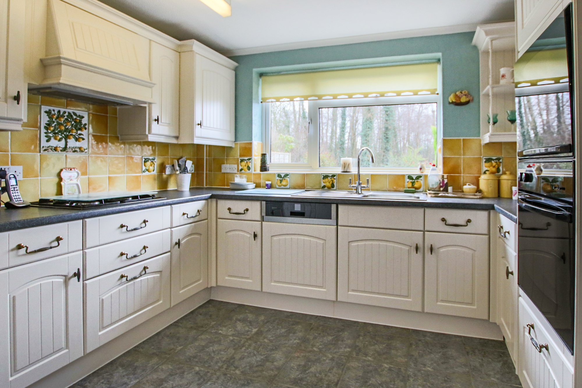 Fulmar Drive, East Grinstead, West Sussex