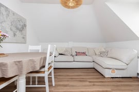 Chart House | Thumbnail