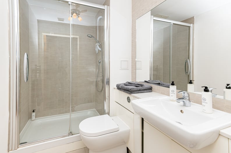 Studio apartment to sale in Heritage Avenue, Colindale, London-image 3