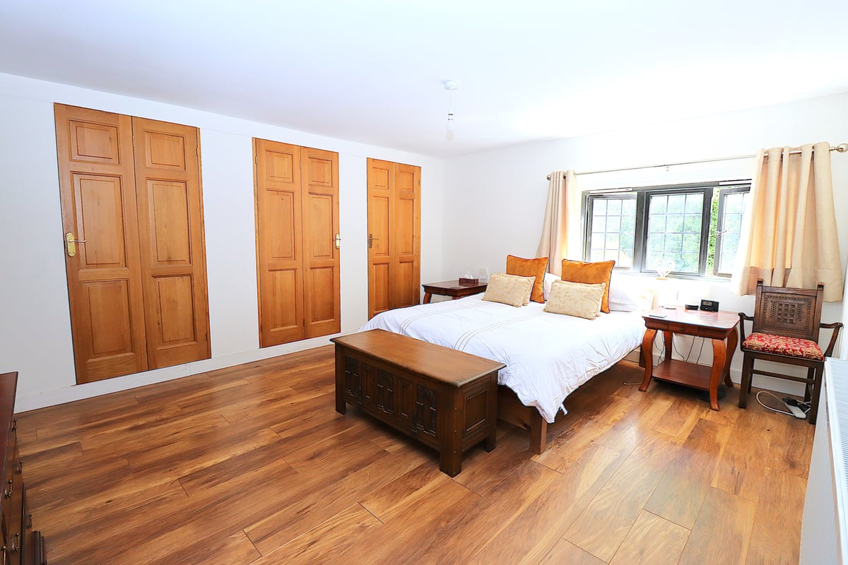 Farnborough Road, Farnborough, GU14 7JL