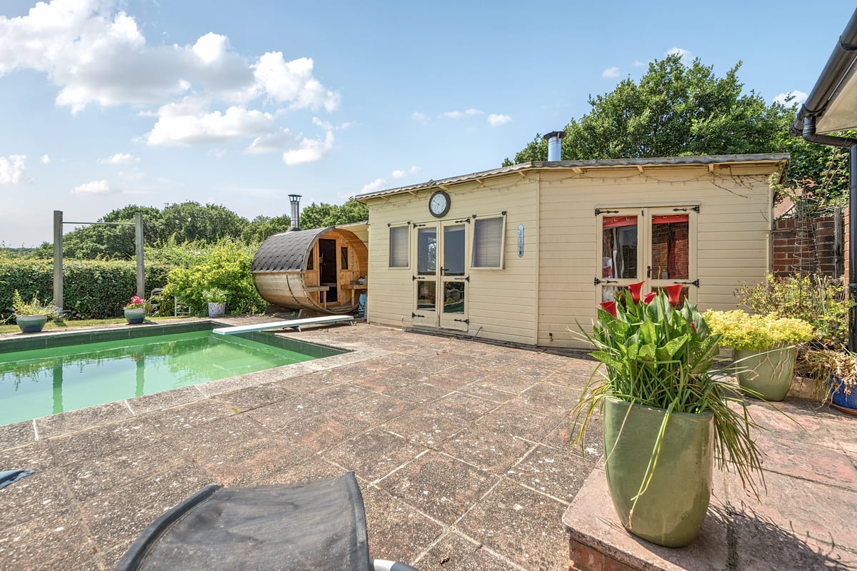 Actons Cottage, Buckholt Lane, Bexhill-on-Sea, TN39 5AX