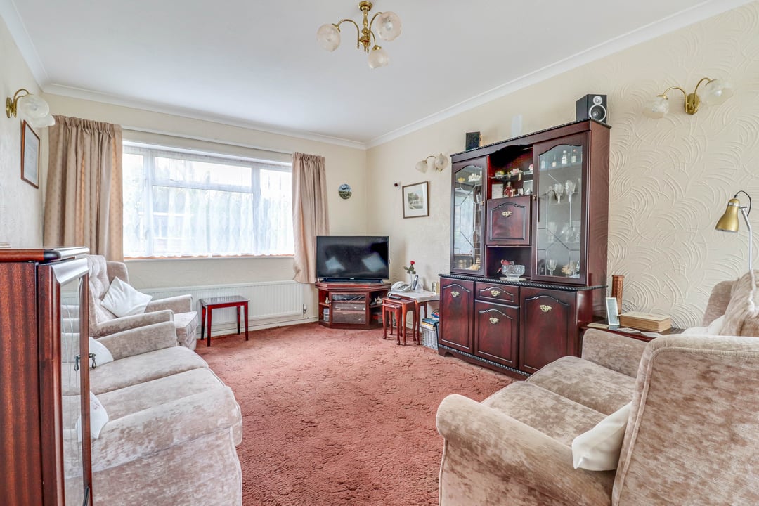 Property Single Goldings Estate Agents