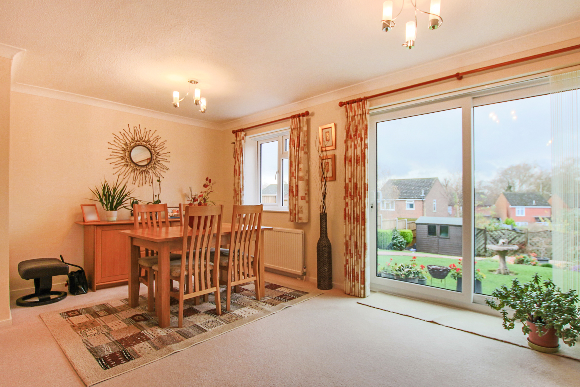 15 Kindersley Close, East Grinstead