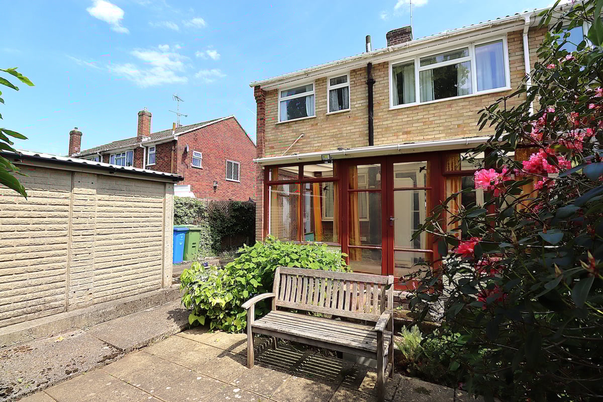 Giffard Drive, Farnborough, GU14 8PU