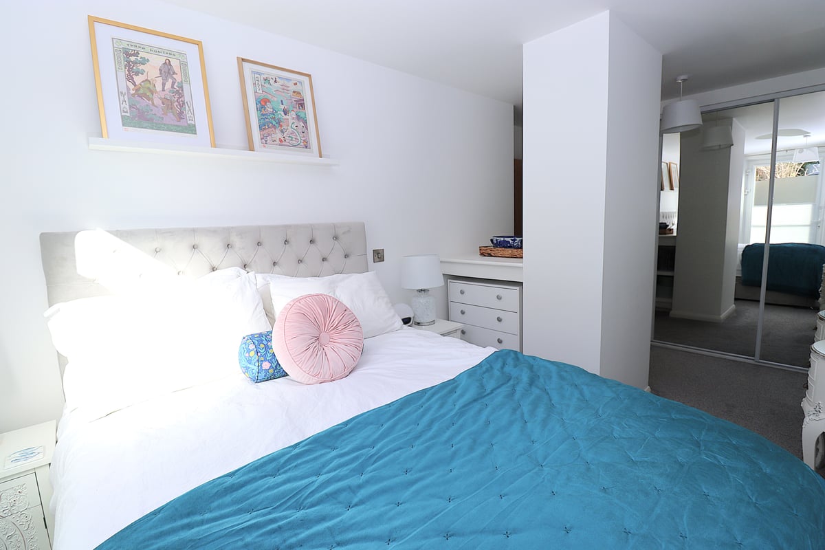 Farnborough Road, Farnborough, GU14 7GZ