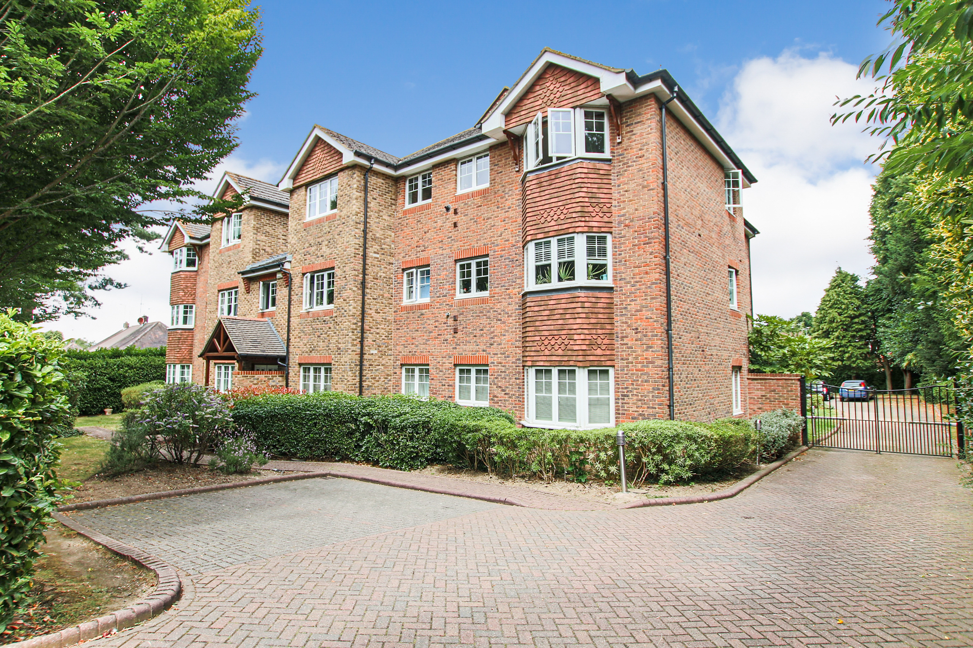 London Road, EAST GRINSTEAD