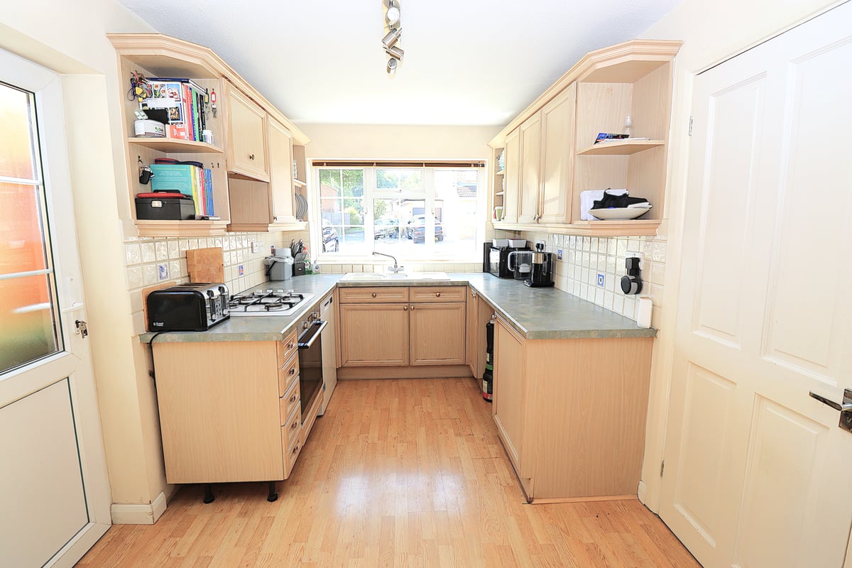 The Potteries, Farnborough, GU14 9JR