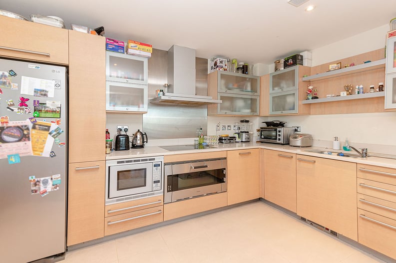 3 bedroom(s) apartment to sale in The Boulevard, London-image 2