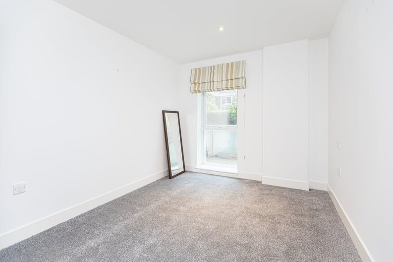 2 bedroom(s) apartment to sale in Bromyard Avenue, Acton, London-image 6