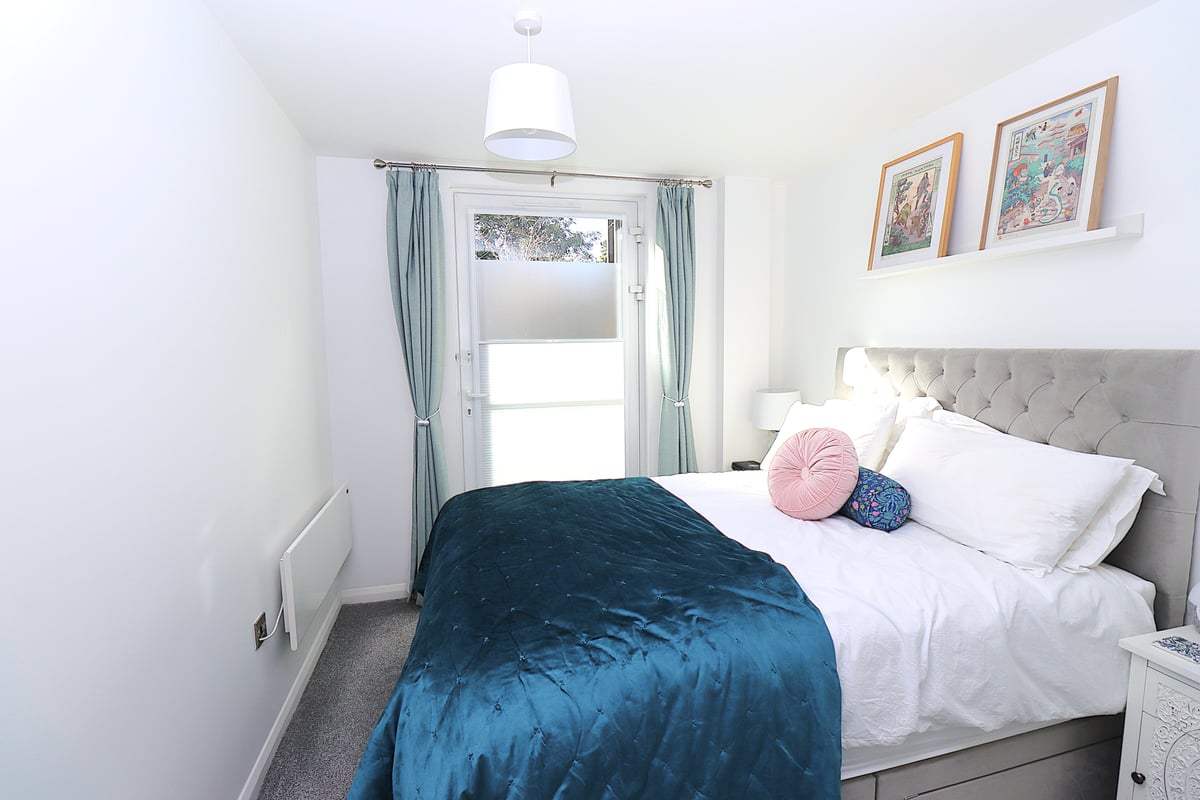 Farnborough Road, Farnborough, GU14 7GZ