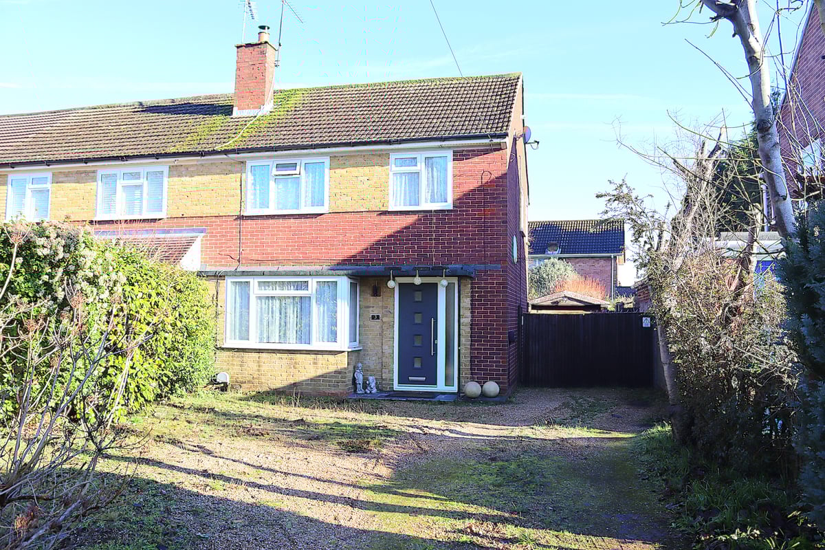 Chiltern Avenue, Farnborough, GU14 9SE