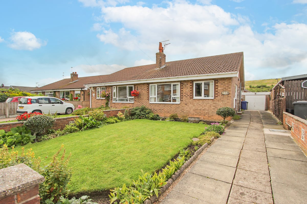 2 bedroom semidetached bungalow for sale, Measham Drive, Stainforth