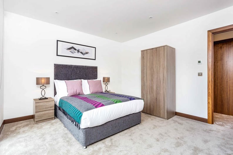 2 bedroom(s) apartment to sale in Maygrove Road, West Hampstead, London-image 9