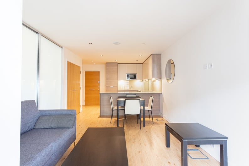 Studio apartment to sale in Heritage Avenue, London-image 6