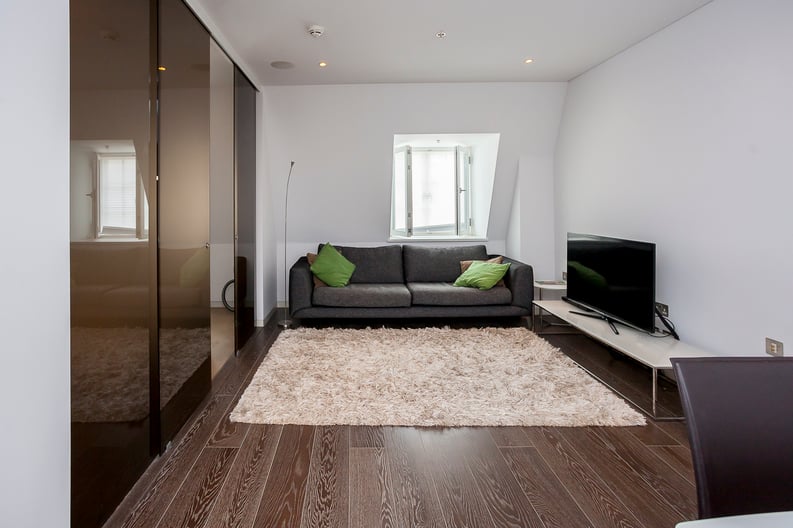 2 bedroom(s) apartment to sale in Strand, Covent Garden, London-image 9