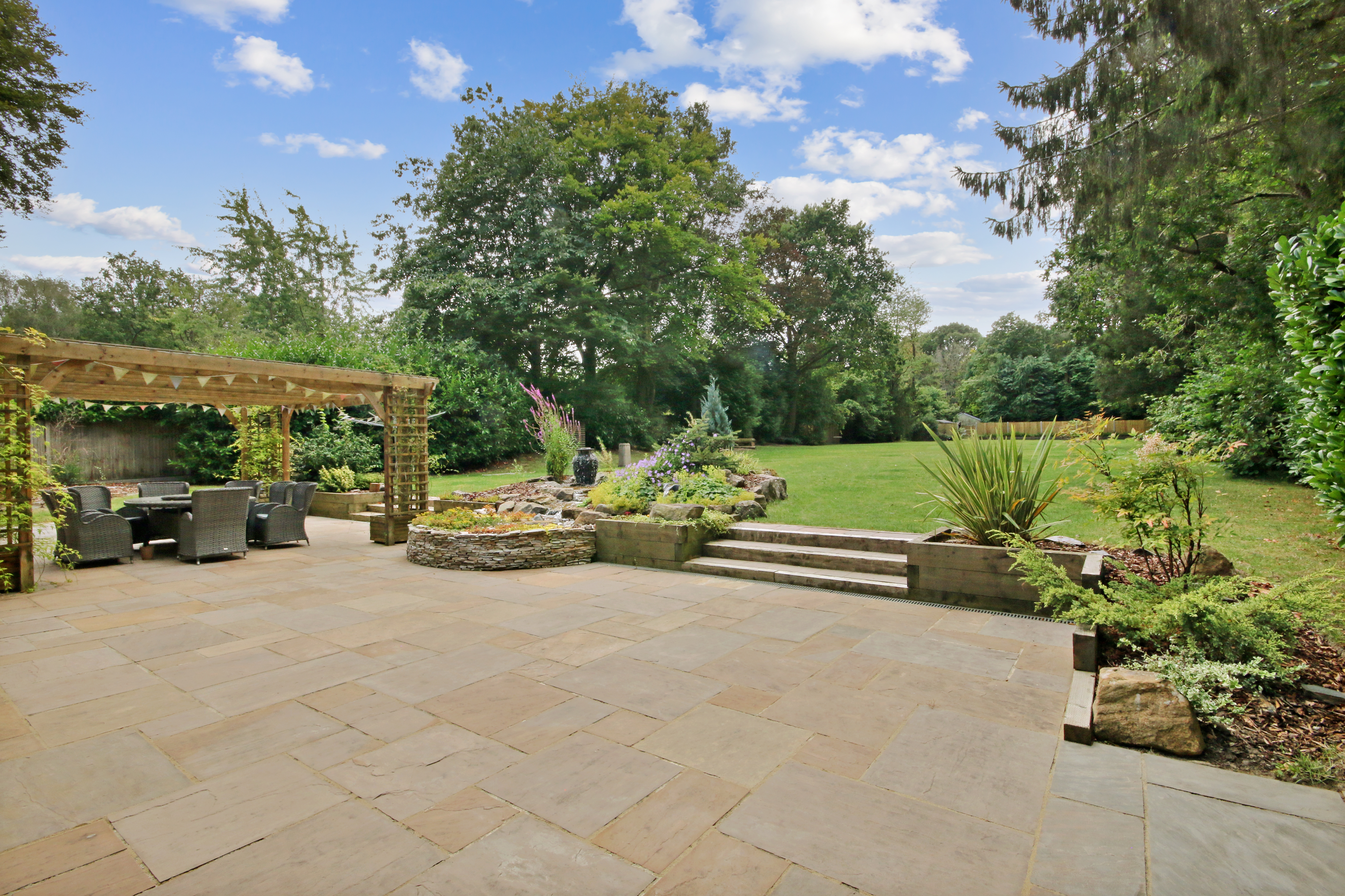 Lake View Road, Felbridge, Surrey