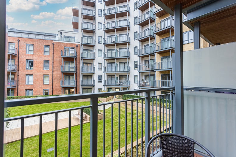 2 bedroom(s) apartment to sale in Beaufort Square, Colindale, London-image 13