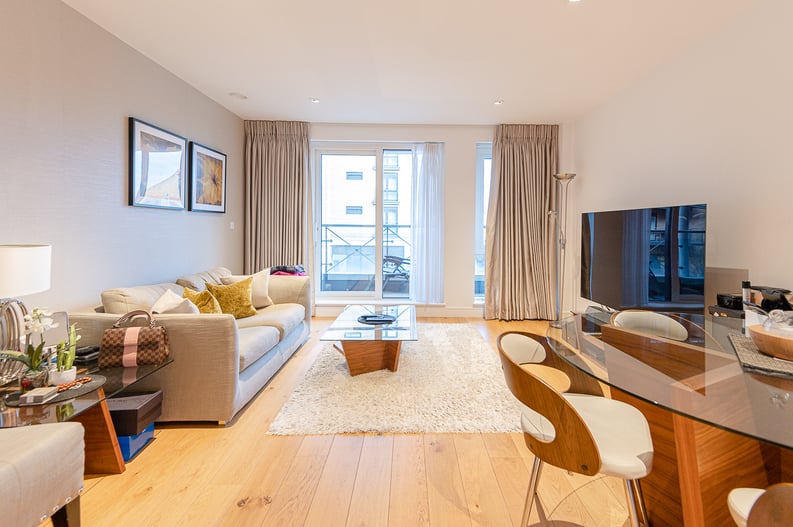 2 bedroom(s) apartment to sale in Kew Bridge Road, Brentford-image 1