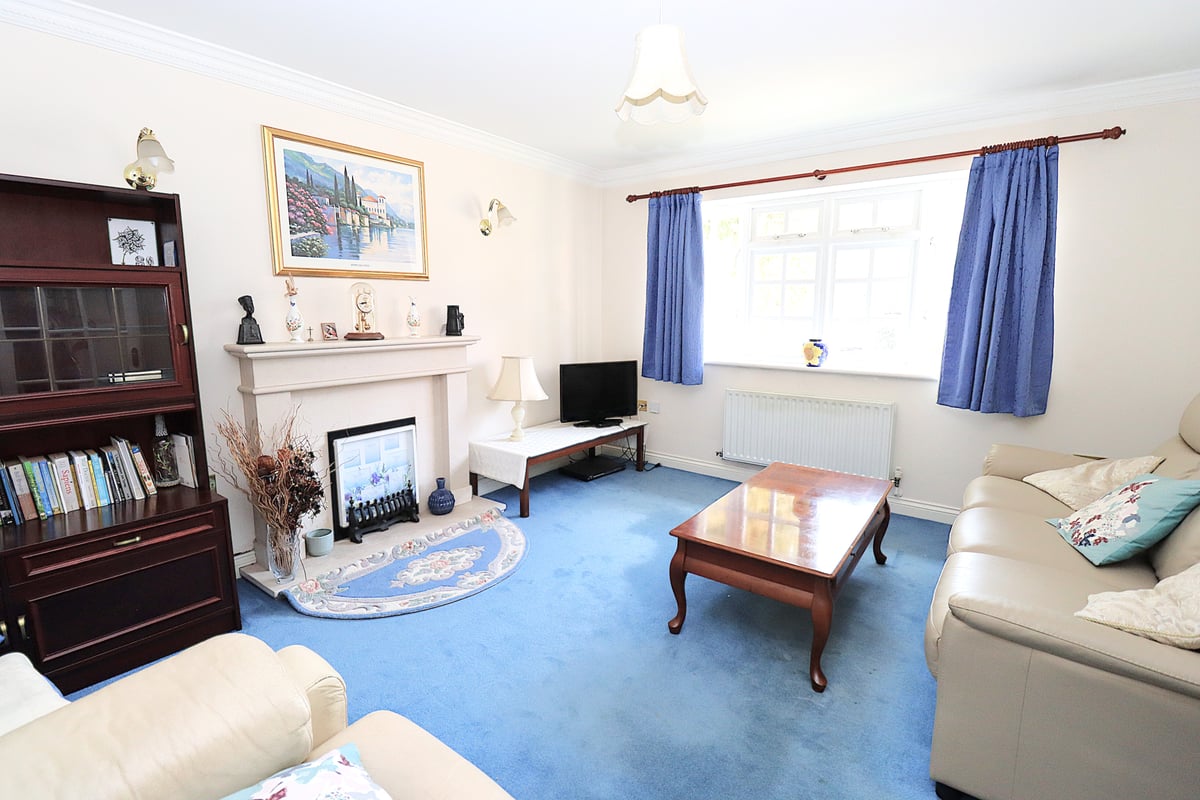 Canterbury Gardens, Farnborough, GU14 6ST