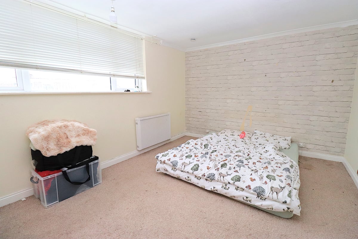 Austen Road, Farnborough, GU14 8LQ