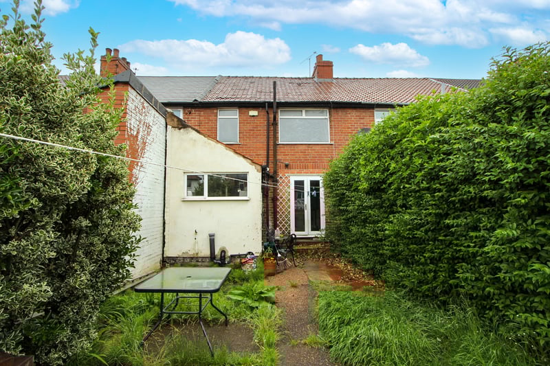 3 bedroom terraced house for sale, Carr House Road, Belle Vue