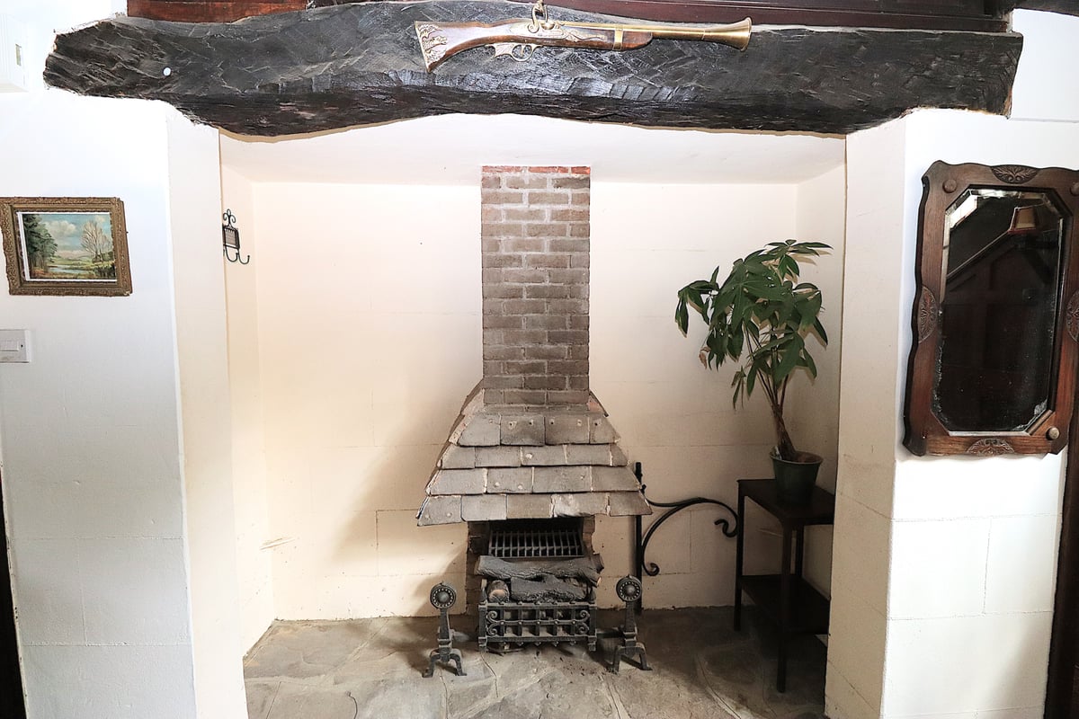 Farnborough Road, Farnborough, GU14 7JL