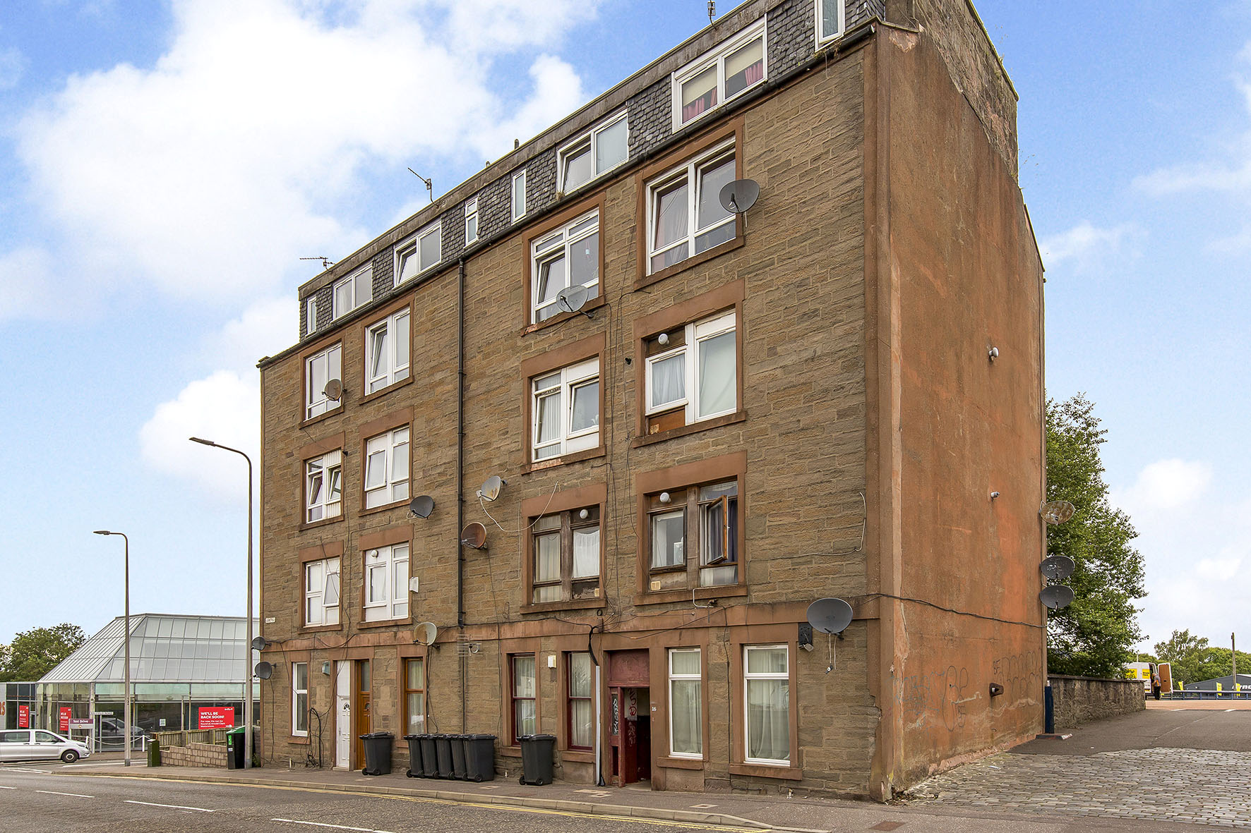 2 Bedroom Tenanted Property For Sale in Flat 3a, 16, Loons Road, Dundee