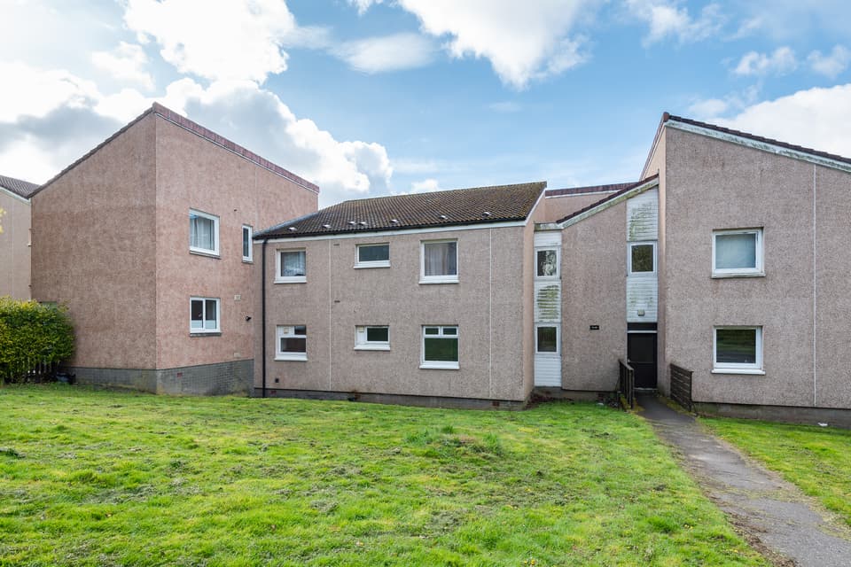 Flat for sale in Dundee 82 Yarrow Terrace, Dundee Thorntons Property