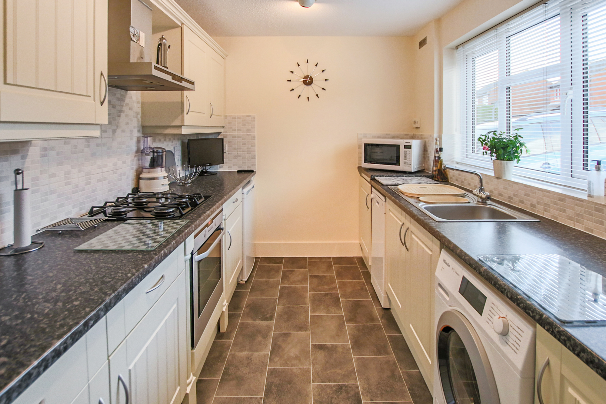 15 Kindersley Close, East Grinstead
