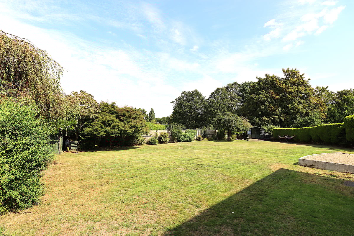 Cripley Road, Farnborough, GU14 9QA