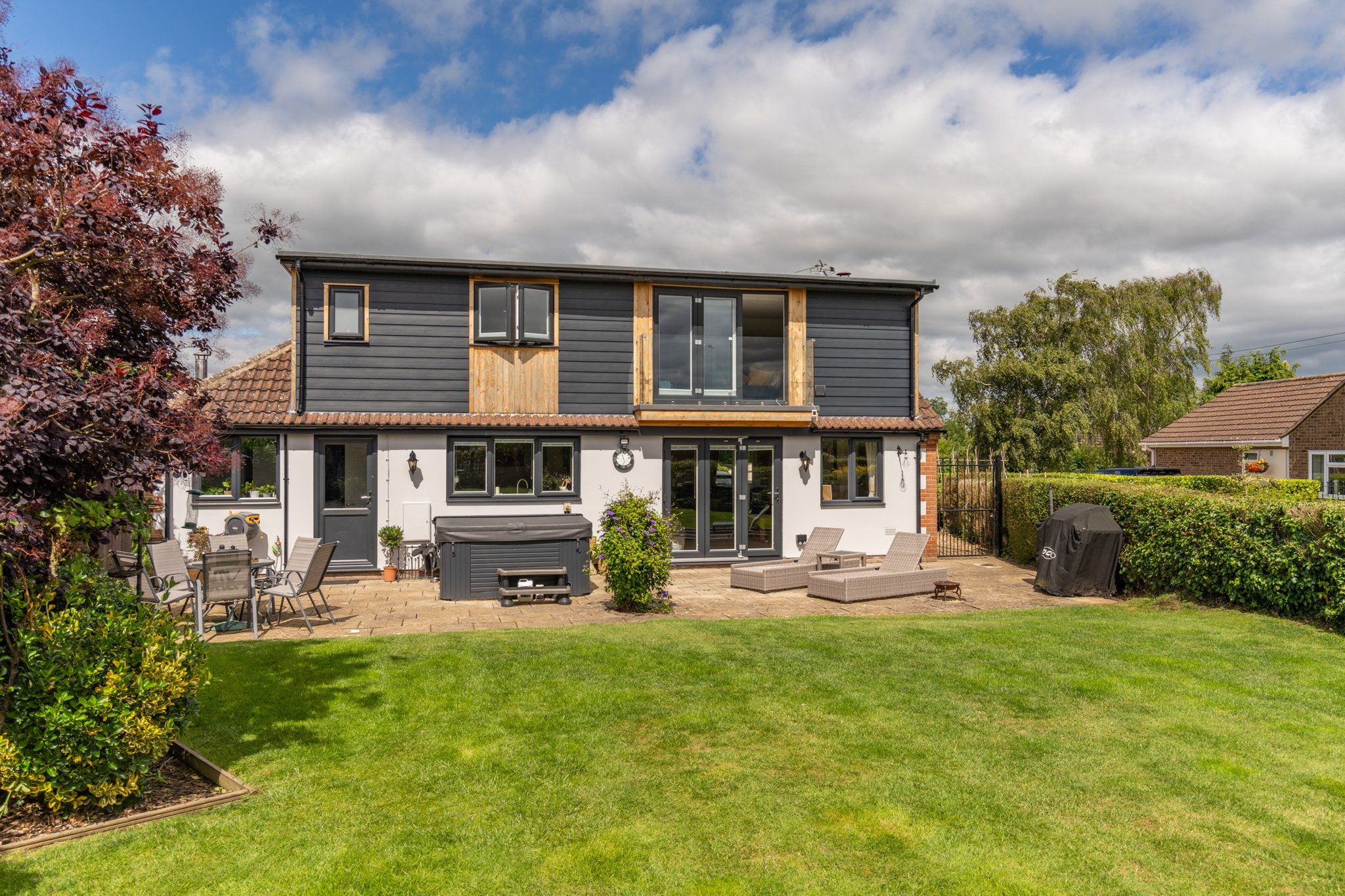 Elmstone Hardwicke, Cheltenham