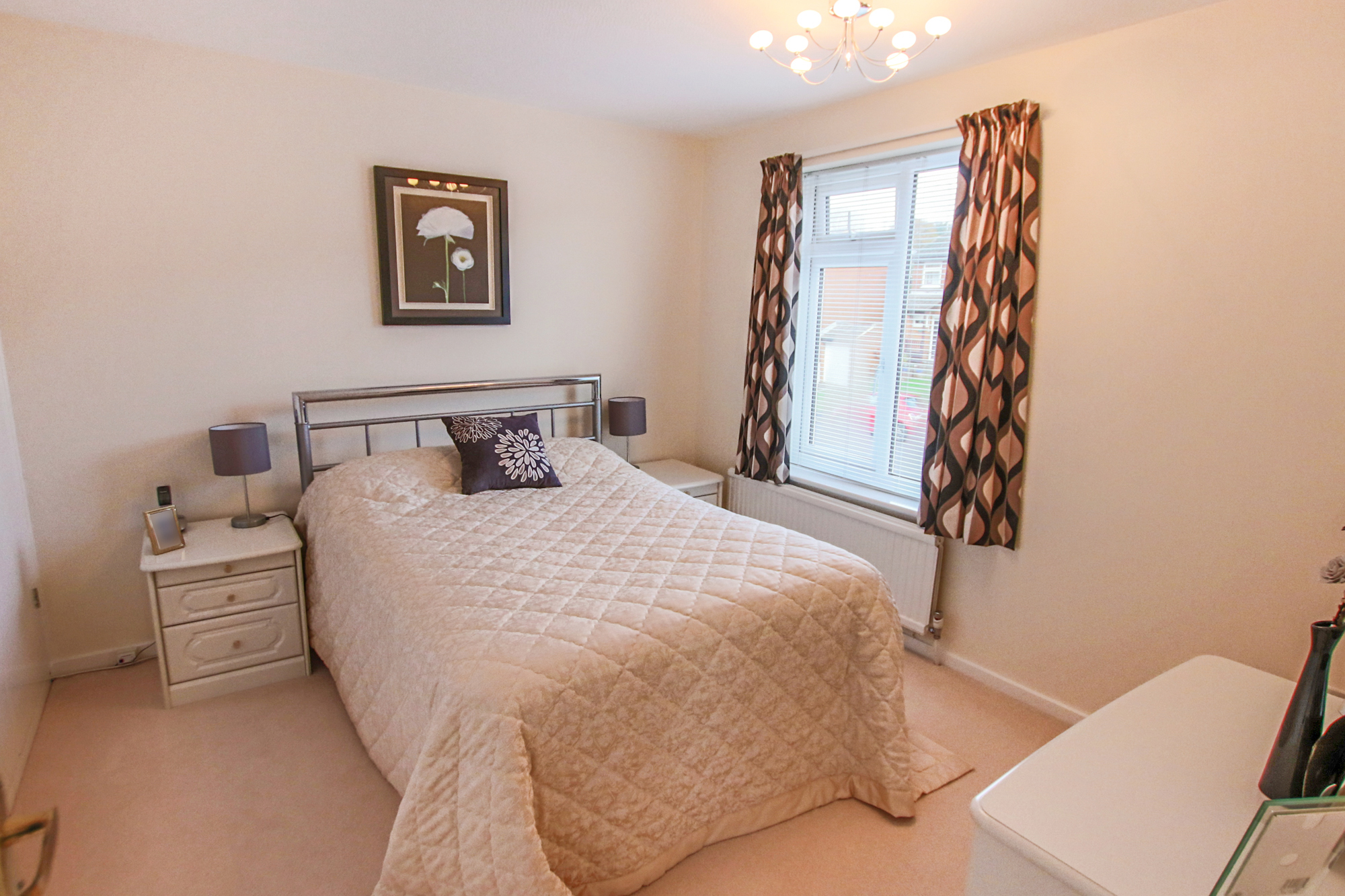 15 Kindersley Close, East Grinstead