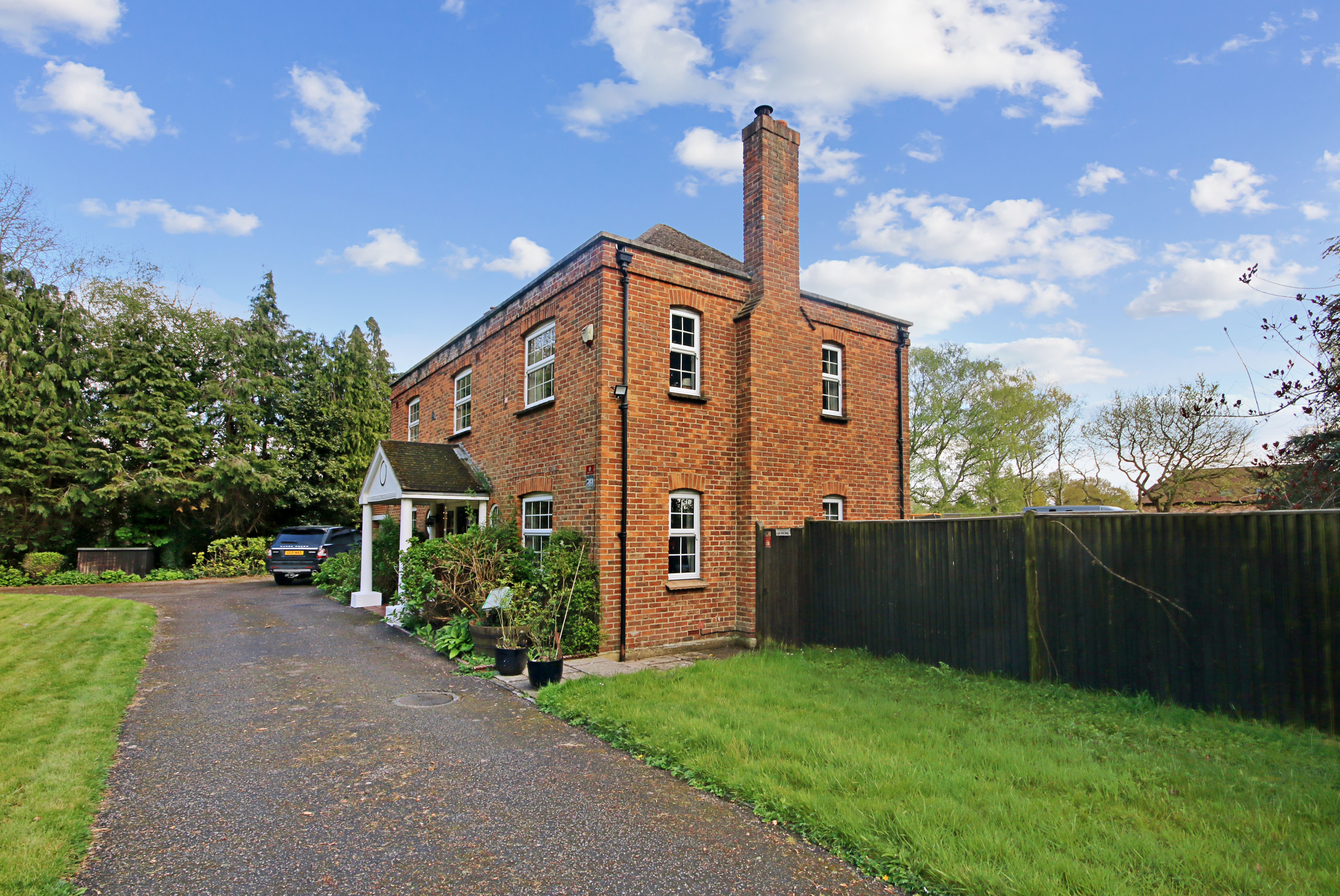 Croydon Barn Lane, Horley, Surrey