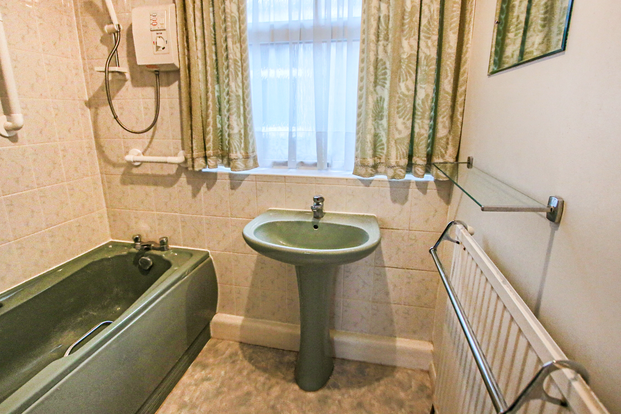 Squires Close, Crawley, West Sussex